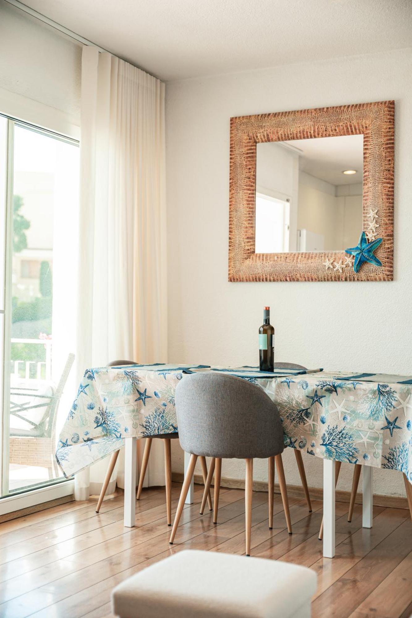 רוזס Santa Llucia Apartaments מראה חיצוני תמונה